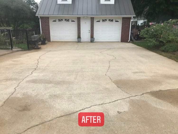 Driveway and Sidewalk Cleaning in Tuscumbia, AL
